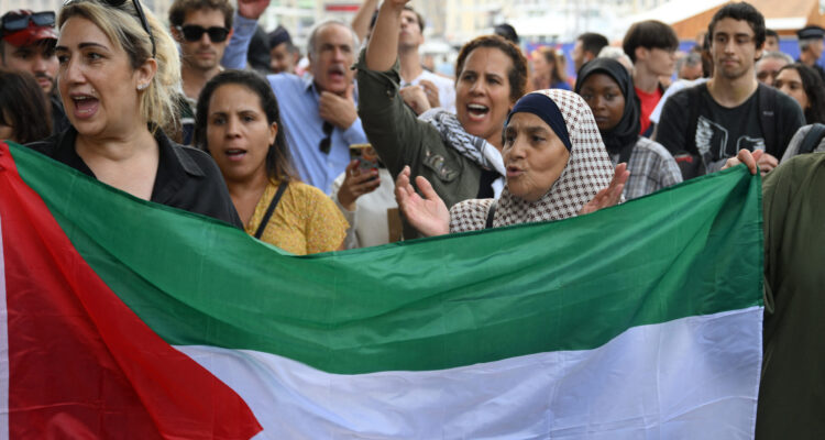 Interdiction de Manifestations Pro-Palestiniennes à Paris : Une Mesure Controversée.