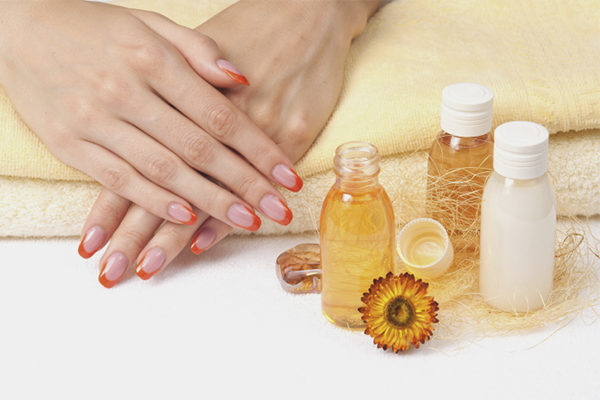 Secrets pour des ongles forts et en santé sans dépenser une fortune.