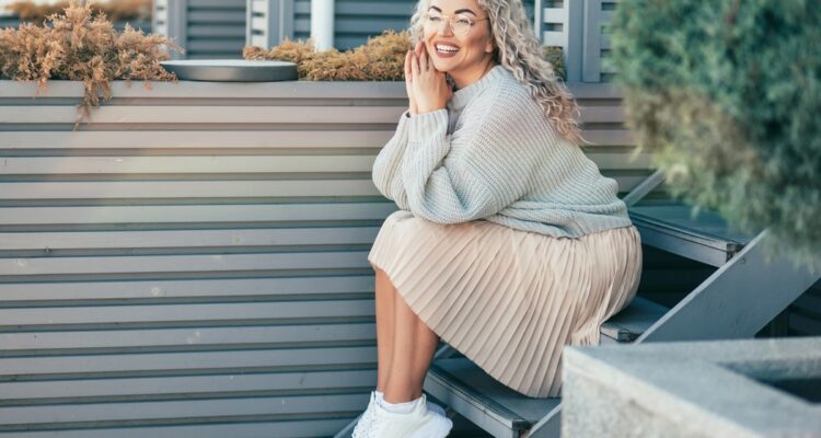 Petite mais stylée : Astuces mode pour sublimer votre silhouette.