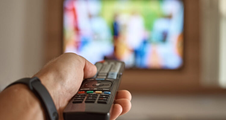 La consommation électrique de votre télévision : Mythes et Astuces pour Réduire Votre Facture.