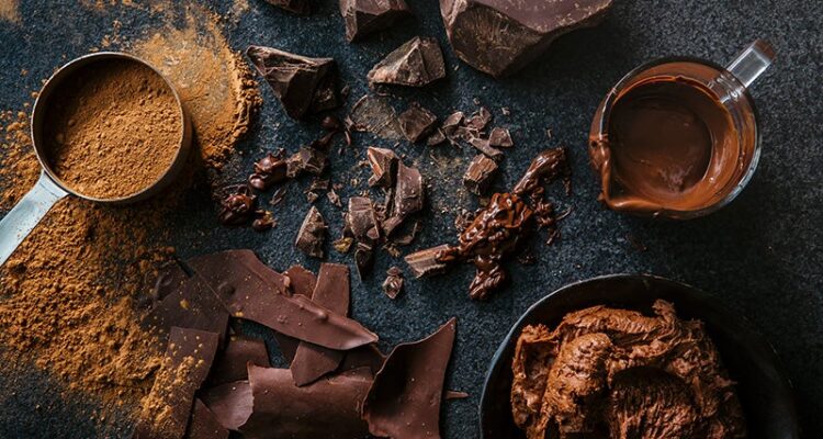 Chocolat Noir : La Délicieuse Astuce Nutrition pour Harmoniser Plaisir et Silhouette.