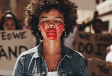 Réflexions sur l&rsquo;Injustice : Un Plaidoyer Humaniste.