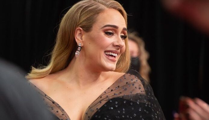 Adèle Repousse dix Concerts en Raison de Problèmes de Santé.