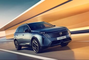 Nouveau PEUGEOT E-5008 – Avant-première exclusive.