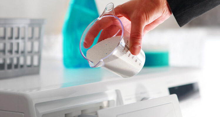 Conseils pour doser correctement la lessive lors du lavage de votre linge.