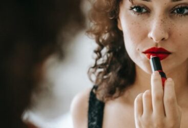 Le Rouge à Lèvres Rouge : L&rsquo;Élégance Intemporelle de la Beauté.
