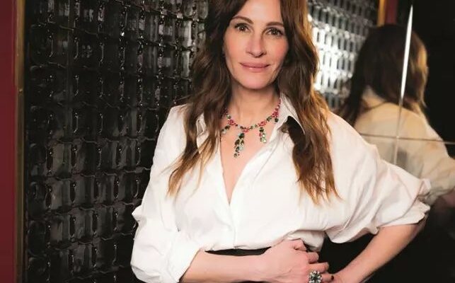 Julia Roberts dévoile sa magnifique parure conçue pour Chopard.