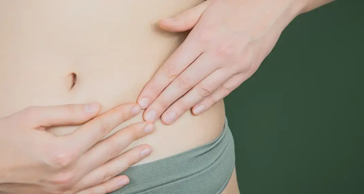 Comprendre le cancer de l&rsquo;ovaire : Symptômes, Traitement et Espoirs de Recherche.