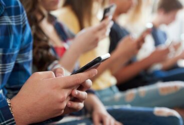 Évaluation de l&rsquo;impact des réseaux sociaux sur la santé mentale : un test simple recommandé par un psychiatre renommé.