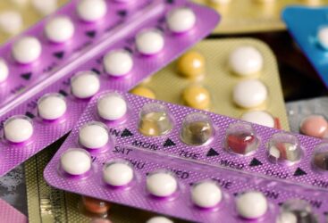 Contraception : Est-il Dangereux de Prendre la Pilule en Continu pour Éviter les Règles ? Une Gynécologue Répond.