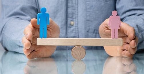 Le Sexisme en Entreprise : Plus de la Moitié des Femmes Managers Concernées.