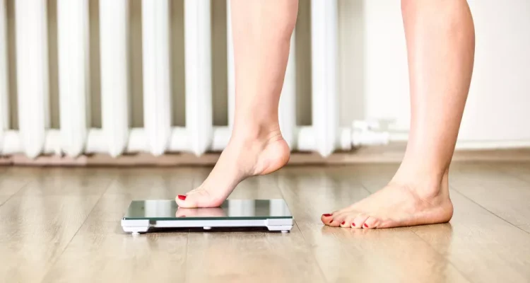 Pourquoi il Faut Éviter de se Peser Pendant les Règles?