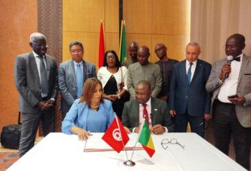 Mongia Argoubi et le Dr Cheikh Omar Diallo inaugurent un consortium dédié au développement du capital humain.