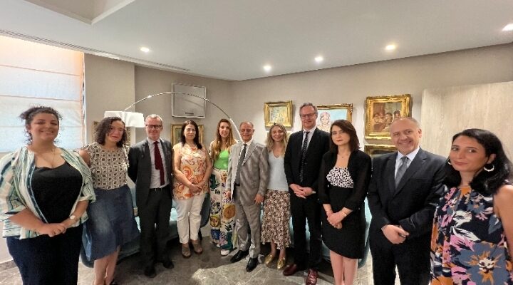 L&rsquo;Association de Multimédia et de l&rsquo;Audiovisuel (AMAVI) annonce un partenariat stratégique avec l&rsquo;Union Internationale de Banques (UIB) pour le lancement du Programme TACIR-XT.