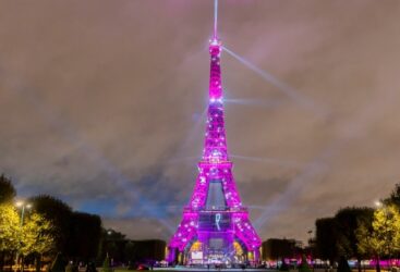 Paris se pare de rose pour Octobre Rose : des monuments emblématiques illuminés en soutien à la lutte contre le cancer du sein.