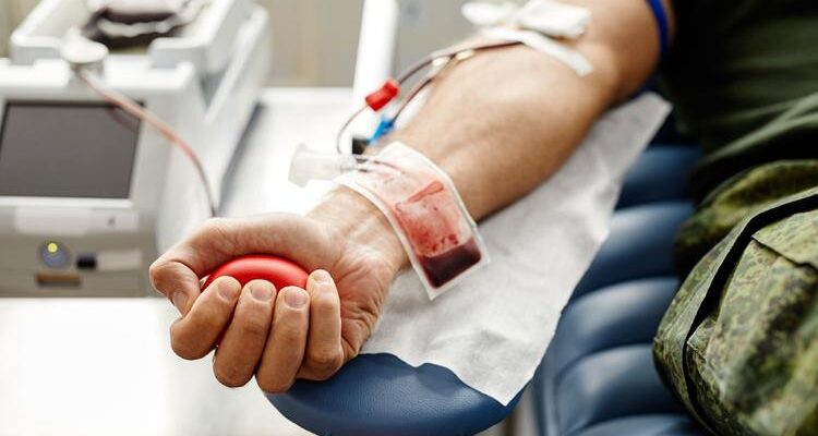 Les personnes de ce groupe sanguin sont plus à risque de faire un AVC précoce.