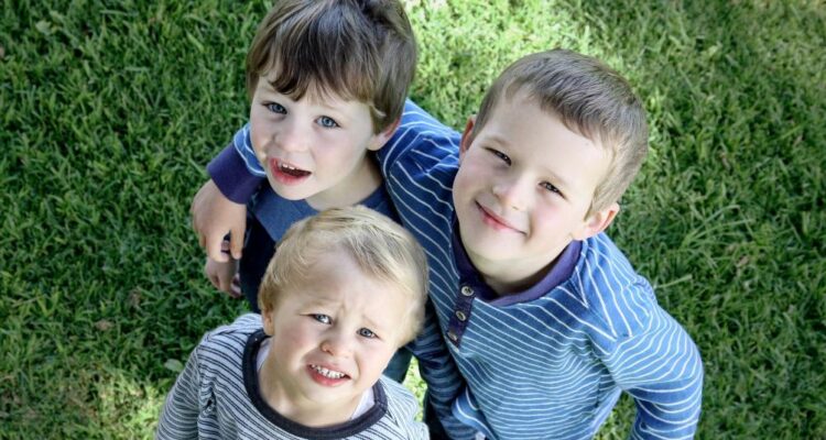 L&rsquo;aîné ou le benjamin : lequel de vos enfants est le plus brillant ? Une recherche a tranché !