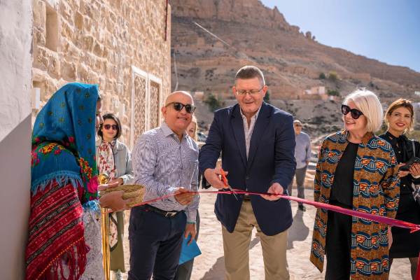 Réserver le passé, donner du pouvoir à l’avenir : une nouvelle collaboration culturelle entre le Royaume-Uni et la Tunisie à Chenini