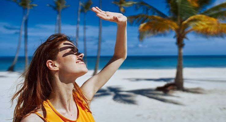 L&rsquo;été du « Skin-Streaming » : Pourquoi moins de produits sauveront votre barrière cutanée sous le soleil de Tunis