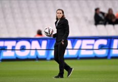 Seule face aux hommes, du Mondial à l’UEFA : Le destin hors norme de la pionnière Stéphanie Frappart