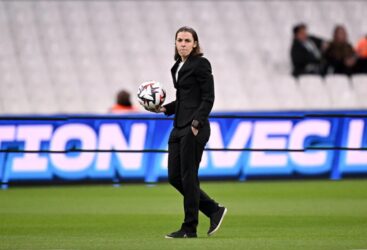 Seule face aux hommes, du Mondial à l’UEFA : Le destin hors norme de la pionnière Stéphanie Frappart