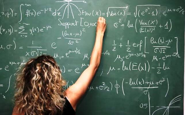 Majoritaires à l&rsquo;université, minoritaires dans les sciences : un paradoxe qui parle aussi aux Tunisiennes
